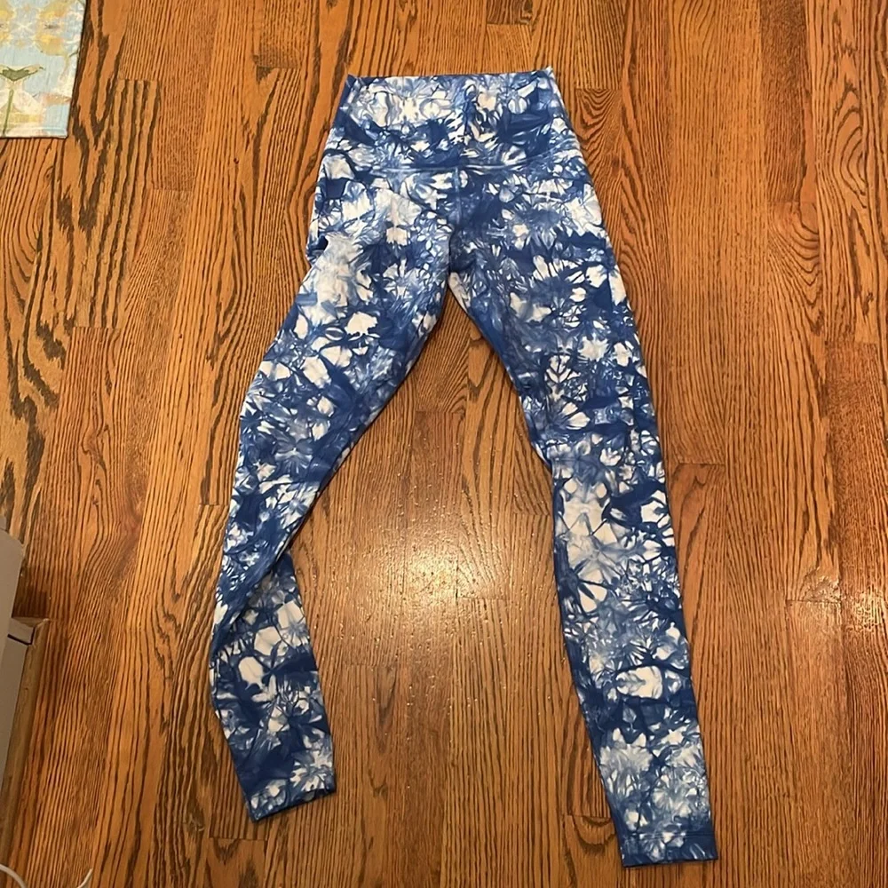 Lululemon Wunder Under leggings in Shibori print sz 4 - Picture 5 of 8